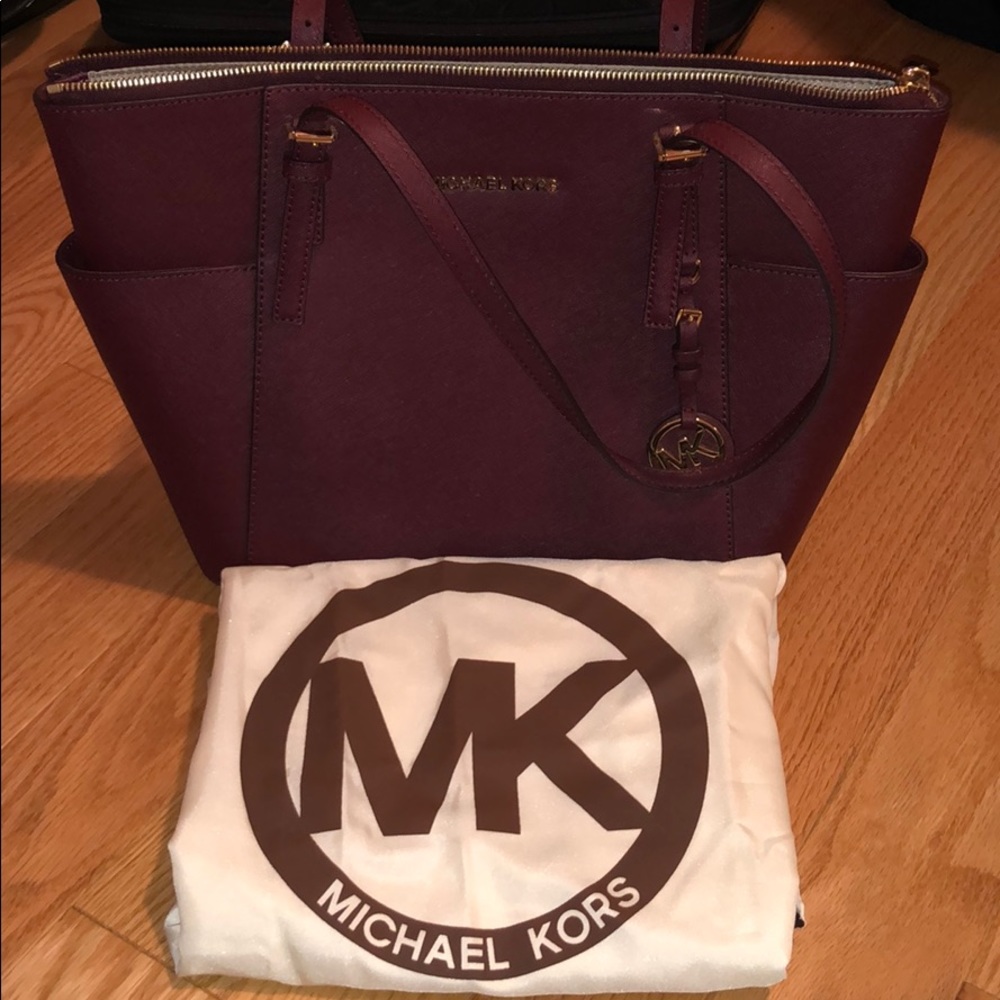 Micheal Kors Purse